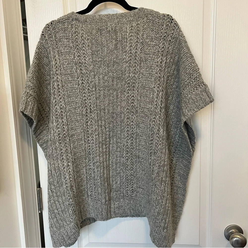 American Eagle Outfitters Gray Poncho Sweater Cableknit Cable Knit Button Size M - Picture 4 of 12